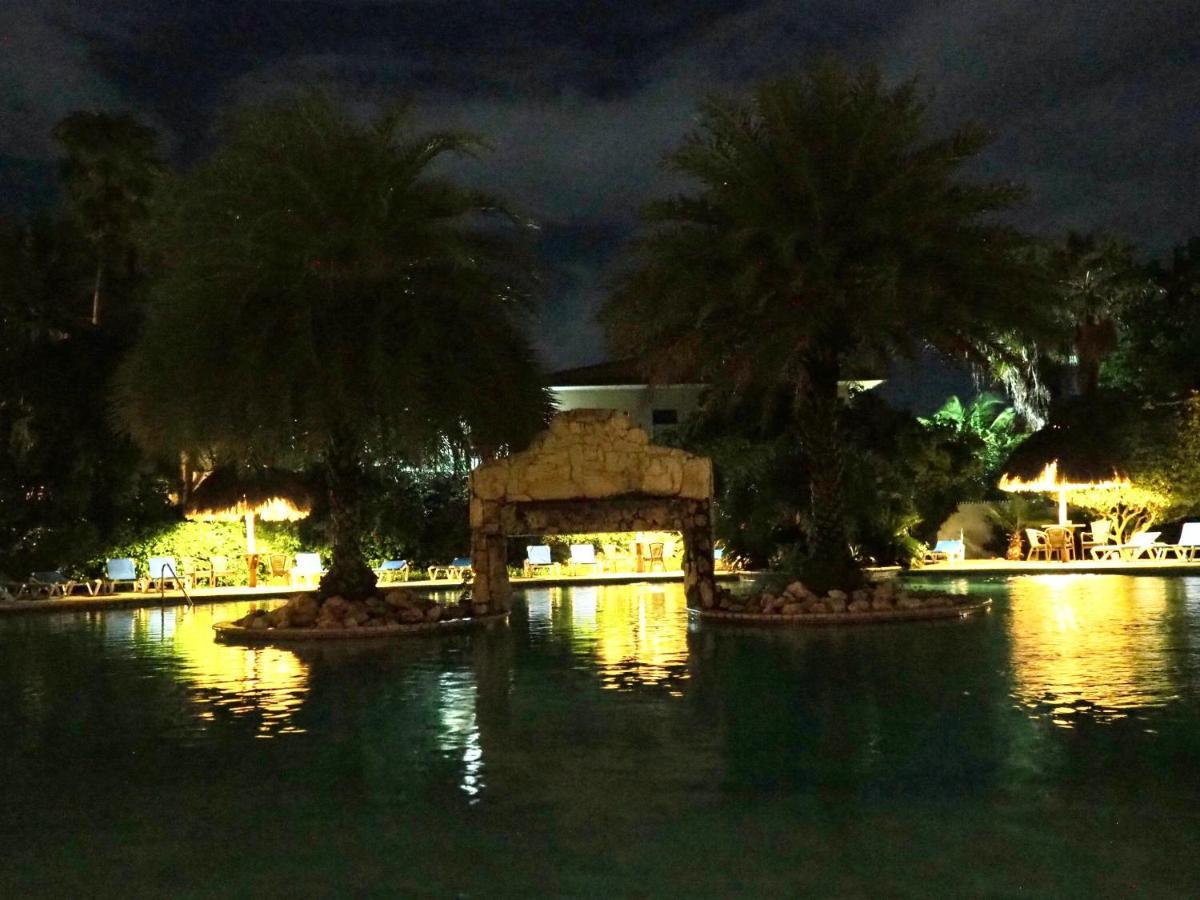 Kas Di Bami A-186 Op Seru Coral Resort - Ruim Appartement Met Groot Zwembad En Tropische Tuin Виллемстад Экстерьер фото