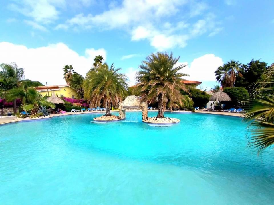 Kas Di Bami A-186 Op Seru Coral Resort - Ruim Appartement Met Groot Zwembad En Tropische Tuin Виллемстад Экстерьер фото
